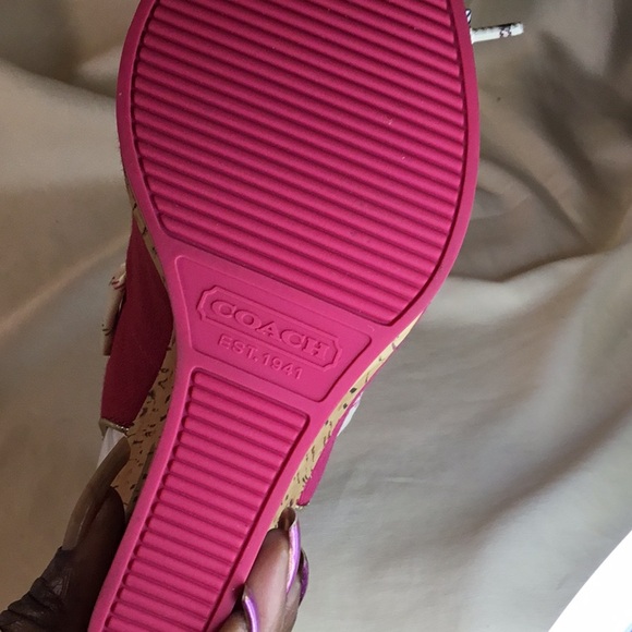 Coach - Picture 5 of 6